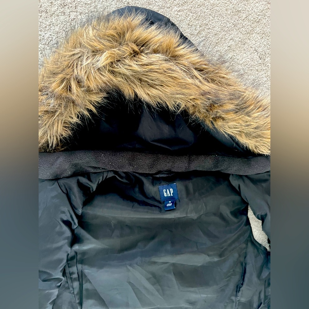 🔥 Cozy Up in Style! GAP Puffer Vest with Faux Fur Hood - Perfect for Winter! 🔥